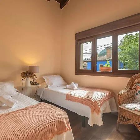 Casa De Aldea El Toral Rales (Llanes)